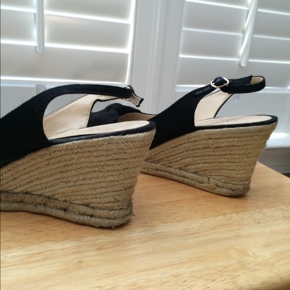 Women’s Size 9M Talbots Black Wedge Sandals with Bow - Picture 3 of 4